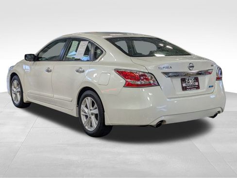Used 2014 Nissan Altima 2.5 SV image 9