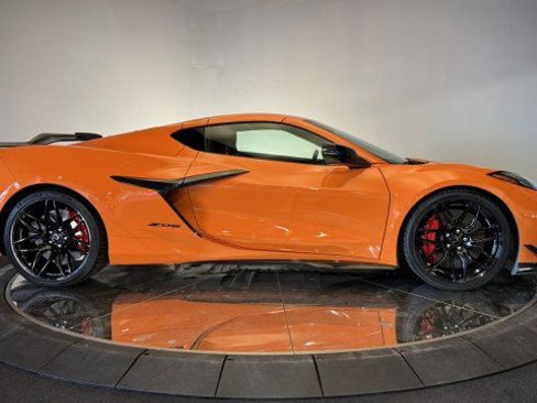 Used 2024 Chevrolet Corvette Z06 w/ Z07 Performance Package image 29
