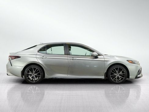 Used 2024 Toyota Camry SE FWD image 6