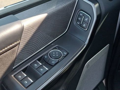 Used 2022 Ford F150 Platinum w/ Equipment Group 701A High image 31