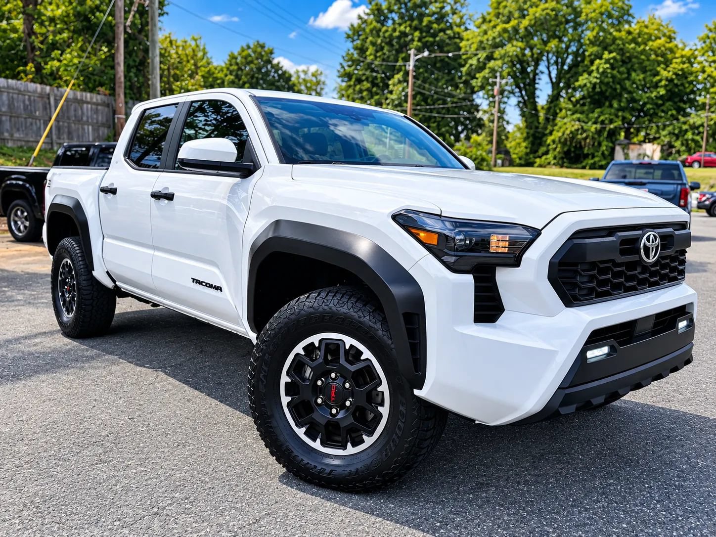Used 2025 Toyota Tacoma TRD Off-Road AWD/4WD image 1