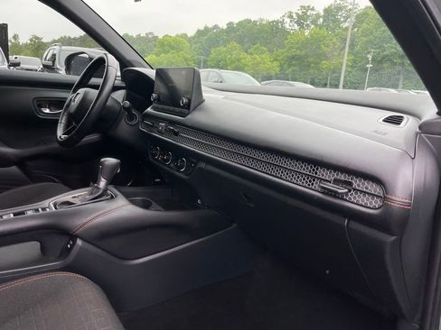 Certified 2025 Honda HR-V Sport image 33