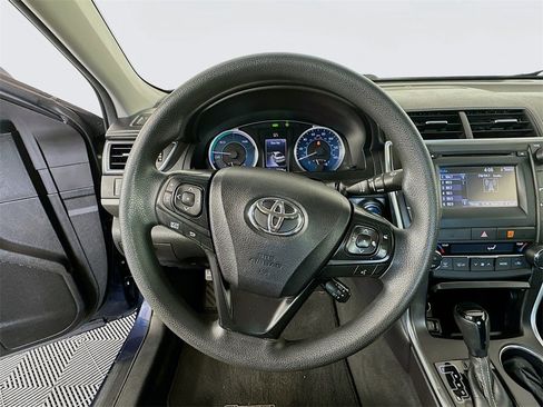 Used 2016 Toyota Camry LE image 11