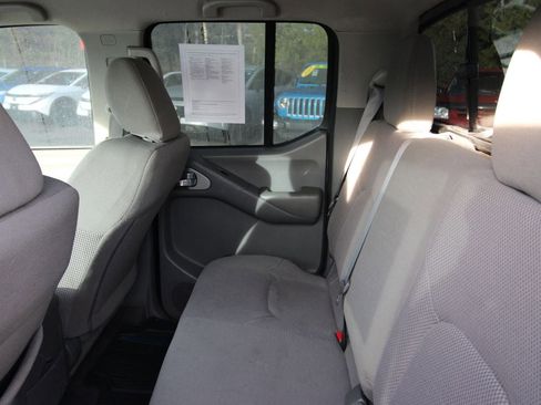 Used 2019 Nissan Frontier SV image 25