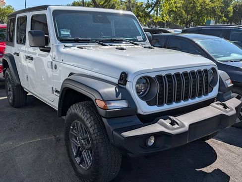 Used 2026 Jeep Wrangler Unlimited Sport AWD/4WD image 4