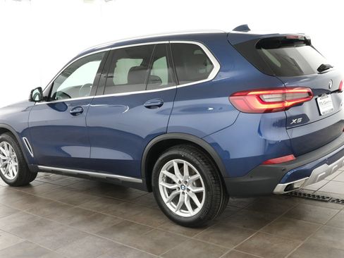 Used 2020 BMW X5 xDrive40i w/ Convenience Package AWD/4WD image 3
