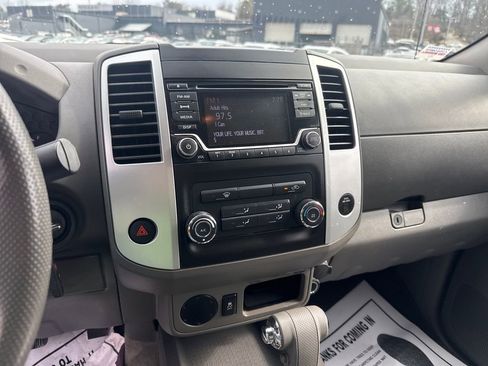 Used 2016 Nissan Frontier SV image 17