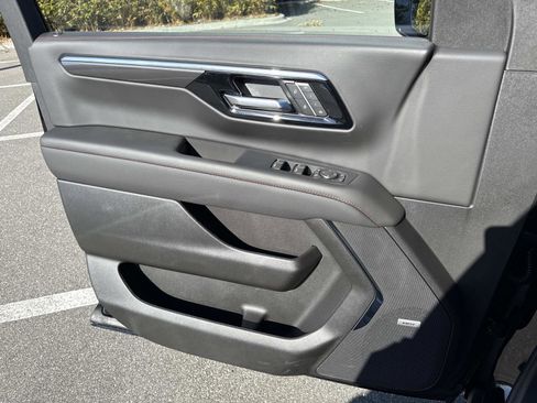 New 2026 Chevrolet Suburban RST w/ Comfort Package image 18