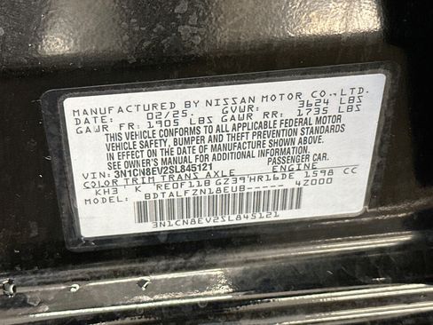 Used 2025 Nissan Versa SV FWD image 12