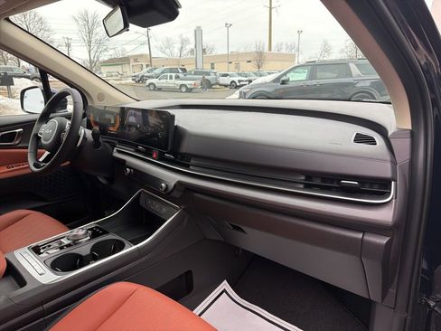 New 2026 Kia Carnival EX image 13