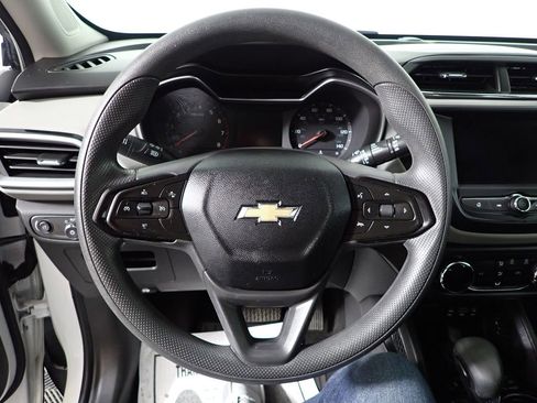 Used 2021 Chevrolet TrailBlazer LS AWD/4WD image 23