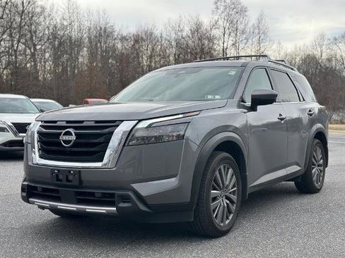 Certified 2025 Nissan Pathfinder SL w/ SL Premium Package image 1