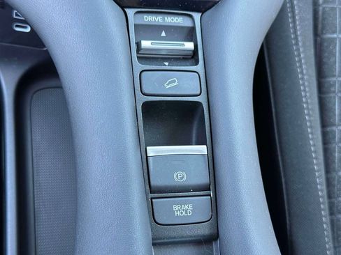Certified 2024 Honda HR-V LX image 25
