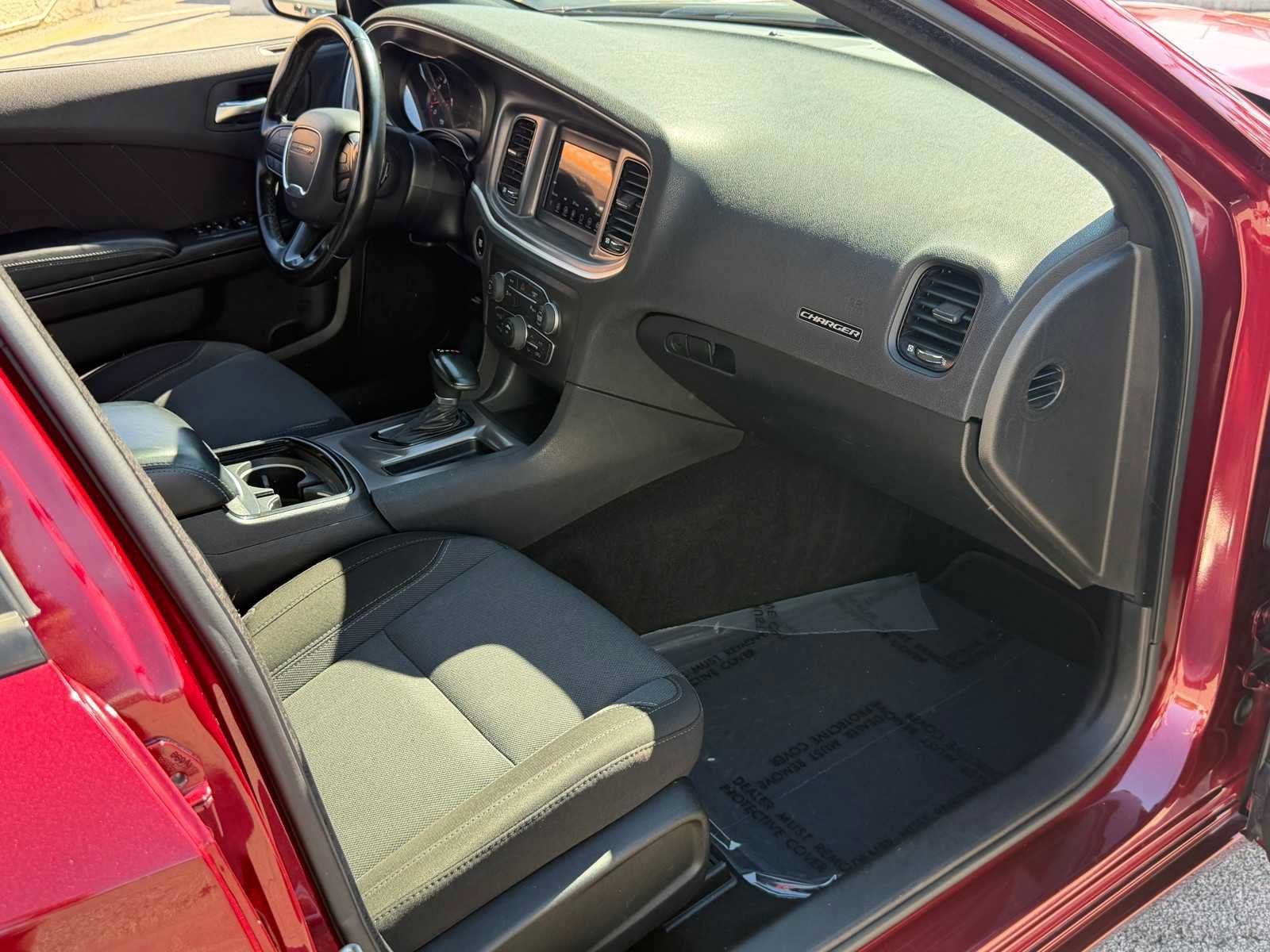 Used 2022 Dodge Charger SXT w/ Blacktop Package RWD image 28