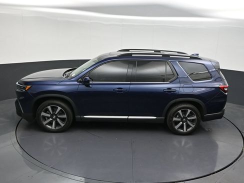 Used 2025 Honda Pilot Touring image 17