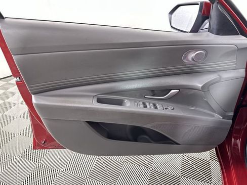 Used 2025 Hyundai Elantra SEL FWD image 23
