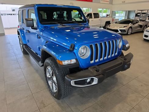 Used 2023 Jeep Wrangler Unlimited Sahara w/ Cold Weather Group AWD/4WD image 5