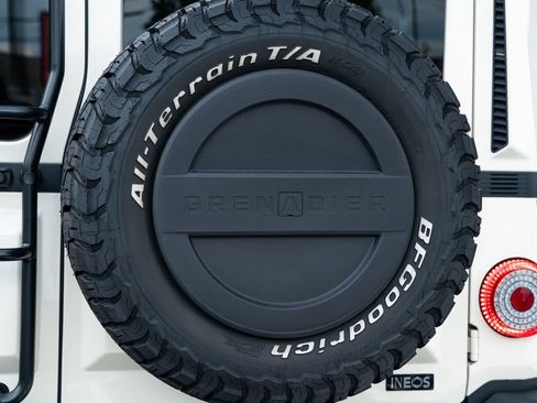Used 2025 INEOS Grenadier Fieldmaster Edition AWD/4WD image 17