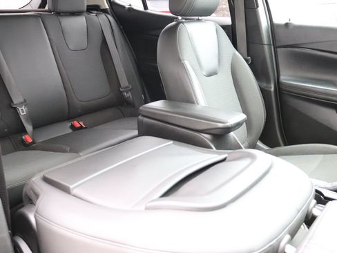 Used 2020 Buick Encore GX Preferred w/ Cold Weather Comfort Package AWD/4WD image 18