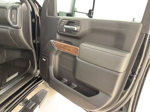 Used 2023 Chevrolet Silverado 2500 High Country w/ Z71 Off-Road Package AWD/4WD image 15