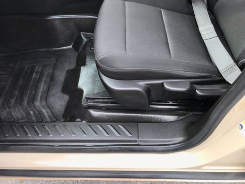 Used 2023 Chevrolet Colorado W/T image 15