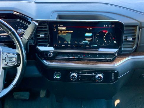 Used 2023 GMC Sierra 1500 SLE w/ Enhanced Capability Package AWD/4WD image 46