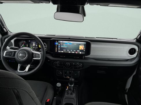 Used 2025 Jeep Wrangler Sahara image 27