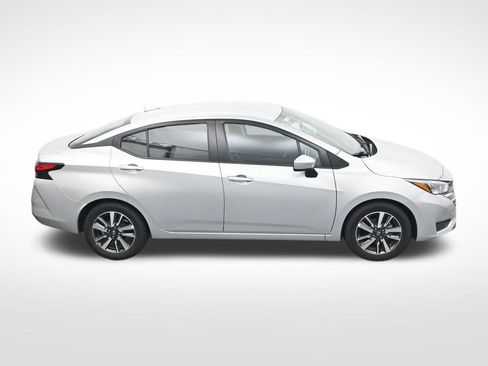 Used 2025 Nissan Versa SV FWD image 23
