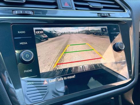 Used 2024 Volkswagen Tiguan SE R-Line image 13