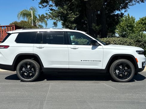 New 2025 Jeep Grand Cherokee L Limited w/ Luxury Tech Group II image 3