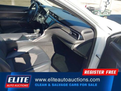 Used 2019 Toyota Camry SE image 9