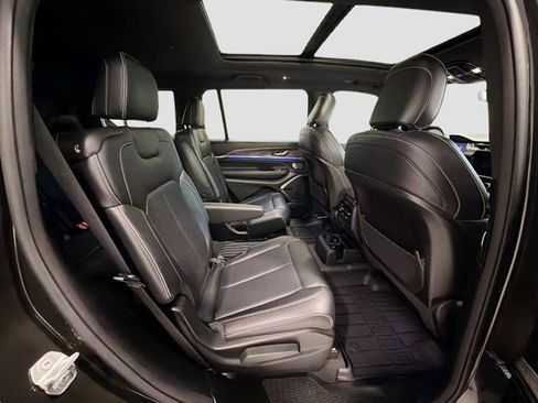 Used 2023 Jeep Grand Cherokee L Overland image 25