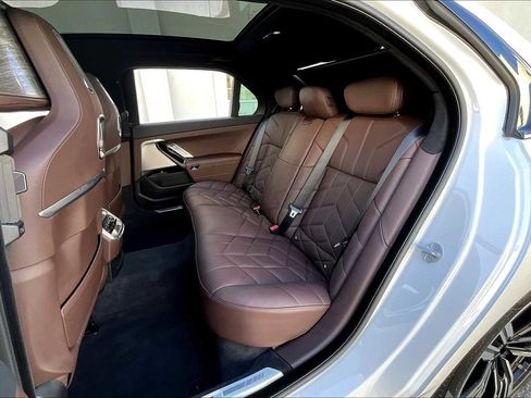 Used 2025 BMW 760i xDrive 760i xDrive w/ Executive Package image 39