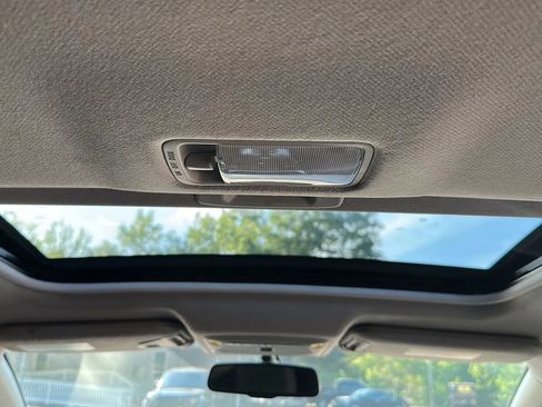 Used 2013 Nissan Sentra SR w/ Premium Pkg FWD image 28