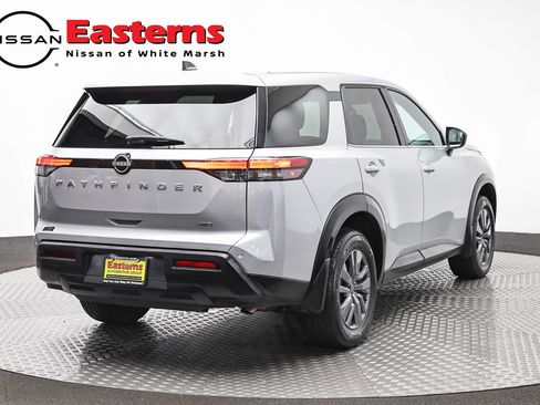 Used 2024 Nissan Pathfinder S AWD/4WD image 5