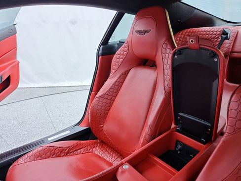 Used 2014 Aston Martin Vanquish Coupe RWD image 16