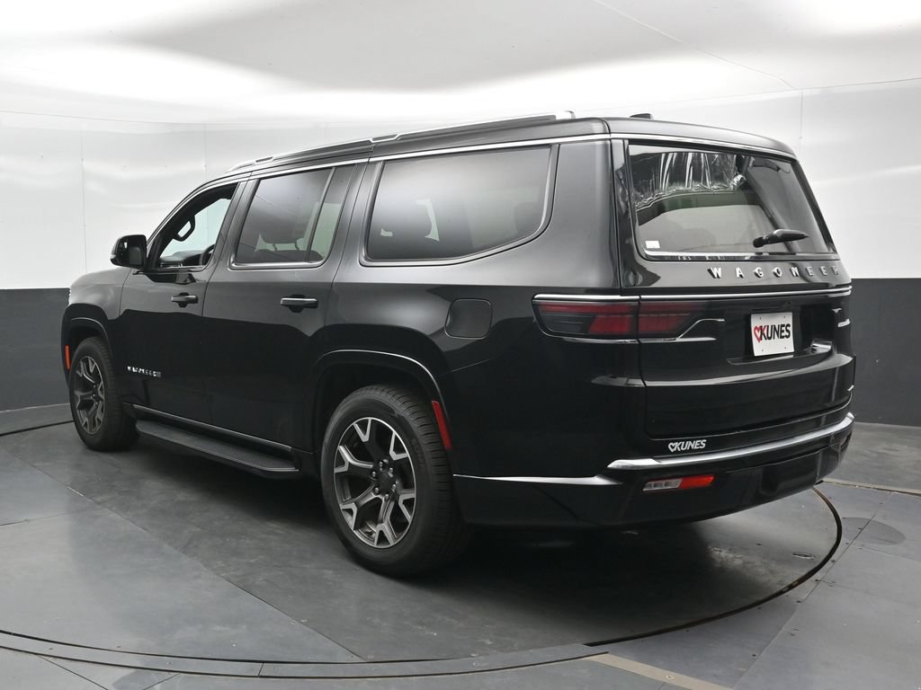 Used 2024 Jeep Wagoneer Series III AWD/4WD image 11