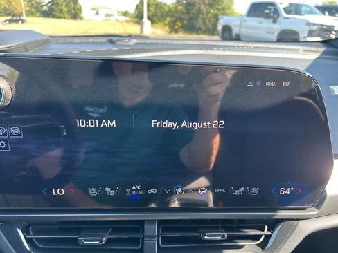 New 2025 Chevrolet Equinox EV RS image 13