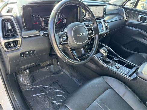 Used 2022 Kia Sorento S w/ Panoramic Sunroof Package image 18