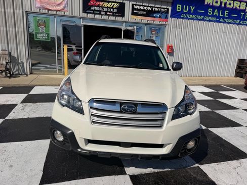 Used 2013 Subaru Outback 2.5i Limited w/ Special Appearance Pkg image 3