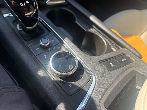 Used 2021 Cadillac XT6 Sport AWD/4WD image 19