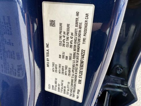Used 2022 Tesla Model 3 Long Range AWD/4WD image 25