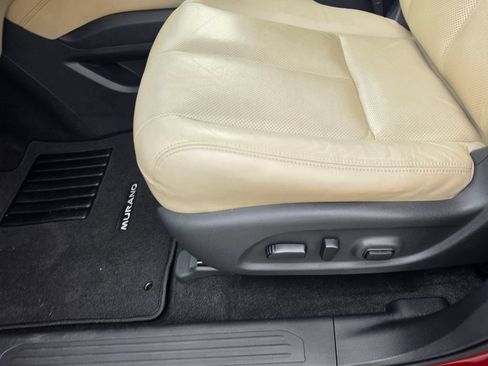 Certified 2024 Nissan Murano SL FWD image 19