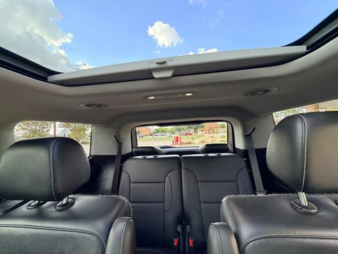 Used 2021 GMC Acadia SLT w/ Trailering Package FWD image 12