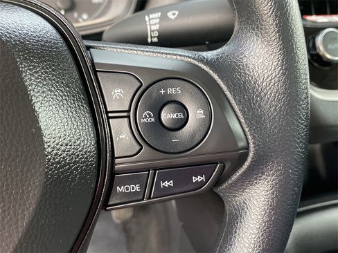 Certified 2025 Toyota Corolla LE image 25