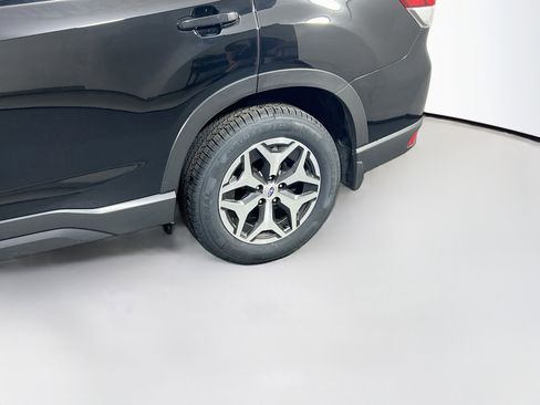 Used 2021 Subaru Forester Premium AWD/4WD image 30