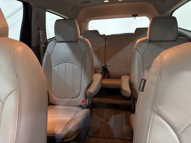 Used 2015 Chevrolet Traverse LTZ AWD/4WD image 22