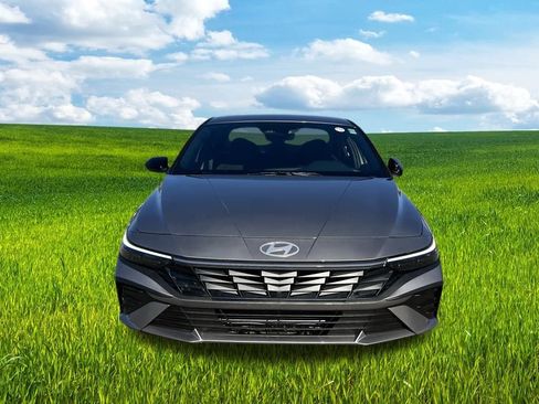 Used 2025 Hyundai Elantra Sport w/ Cargo Package image 9