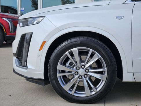 Certified 2023 Cadillac XT6 Premium Luxury w/ Platinum Package image 11