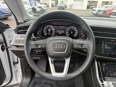 Used 2023 Audi Q8 Premium AWD/4WD image 21